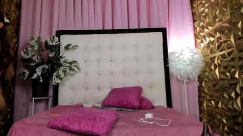 bitchyfarrah_moores @ chaturbate on 20250715