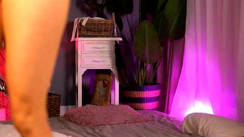 kellymathews @ chaturbate on 20250716