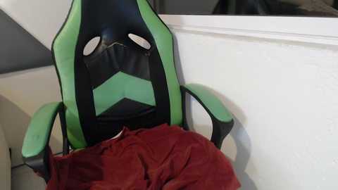 Media: we_n_you Chaturbate 2025-07-16 18:03:00