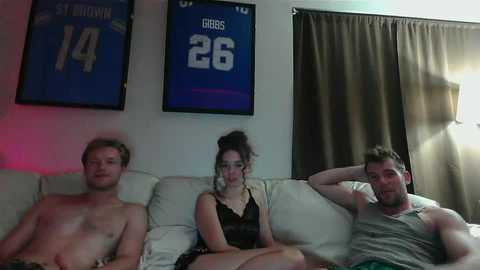 kylieexoxoxo2432 @ chaturbate on 20250717