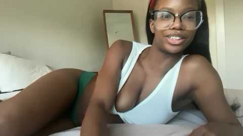 serenitybee @ chaturbate on 20250719