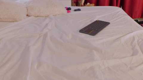 Media: missqueenlust Chaturbate 2025-08-02 03:01:00