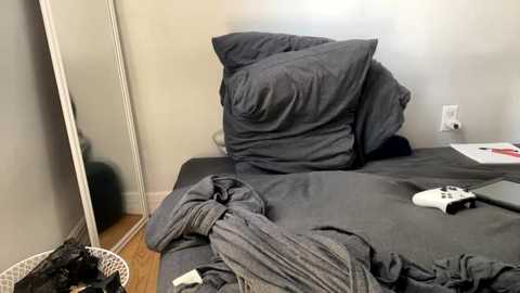 trillahung @ chaturbate on 20250802