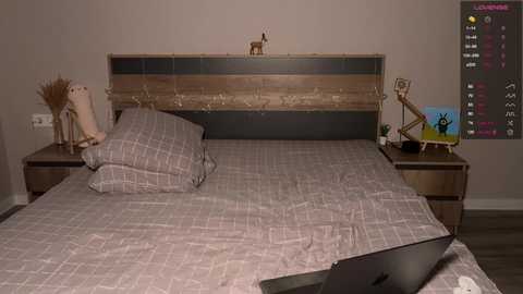 Media: aronyou_win Chaturbate 2025-08-04 18:05:00