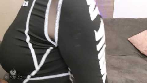 Media: te_para_dos Chaturbate 2025-08-05 19:05:00