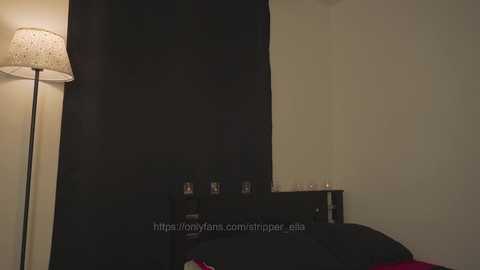 stripper_ella
