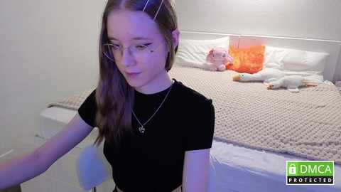 Media: lowress Chaturbate 2025-08-11 20:17:00