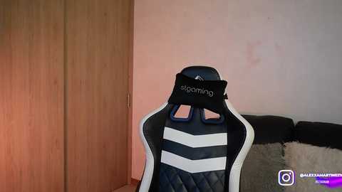 abril_w18 @ chaturbate on 20250812