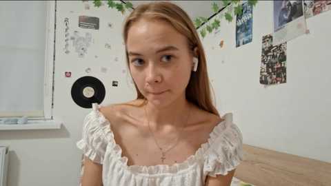 Media: dustidickirson Chaturbate 2025-08-12 16:49:00