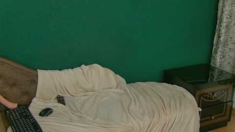 Media: cataleyasinn Chaturbate 2025-08-13 10:03:00