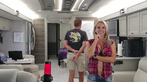 Media: wildwifebarbie Chaturbate 2025-08-13 01:37:00