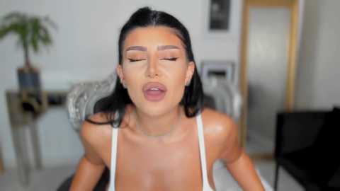 moniqueeass @ chaturbate on 20250814