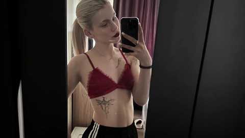 Media: feveraura Chaturbate 2025-08-15 10:14:00