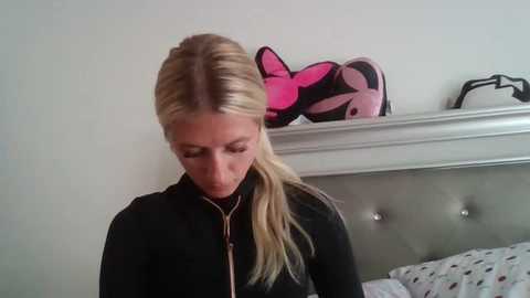 Media: parisbaby2000 Chaturbate 2025-08-15 16:45:00