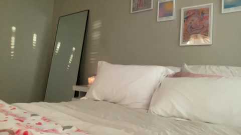 Media: allymaeeee Chaturbate 2025-08-18 01:43:00