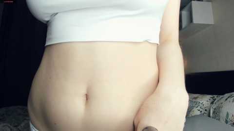 Media: cute_caprice Chaturbate 2025-08-18 00:57:00