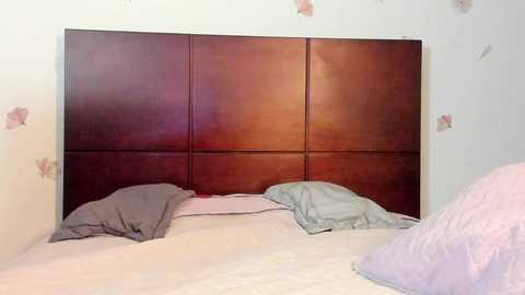 Media: marie_pourtoi Chaturbate 2025-08-18 08:12:00