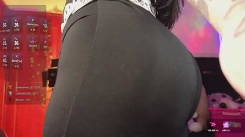 Media: queenlamia Chaturbate 2025-08-18 12:18:00