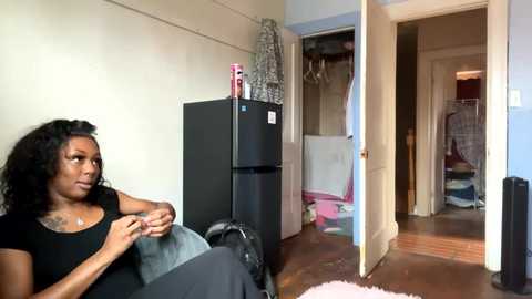 Media: tallbeauty69 Chaturbate 2025-08-18 16:36:00