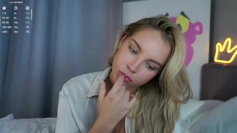 Media: lipswithsmileonthem Chaturbate 2025-08-19 06:46:00