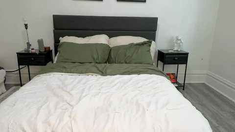 scarletterose_504259 @ chaturbate on 20250821