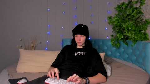 Media: rylanstone Chaturbate 2025-08-23 09:49:00