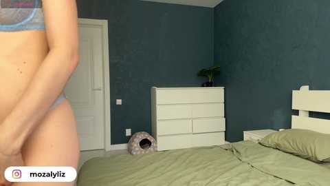 Media: mozaly Chaturbate 2025-08-24 14:19:00
