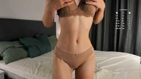 Media: solaundree Chaturbate 2025-08-27 06:31:00