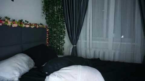 touch_me_if_you_can @ chaturbate on 20250905