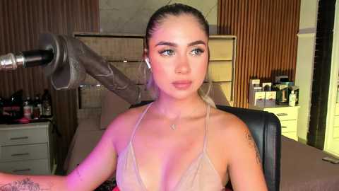 Media: emilyhendrix_ Chaturbate 2025-09-12 01:44:00