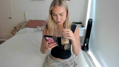 ariah_is_blonde