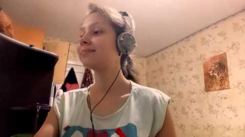 Media: kamisalling Chaturbate 2025-09-19 11:40:00