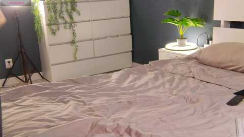 Media: mozaly Chaturbate 2025-09-19 12:58:00