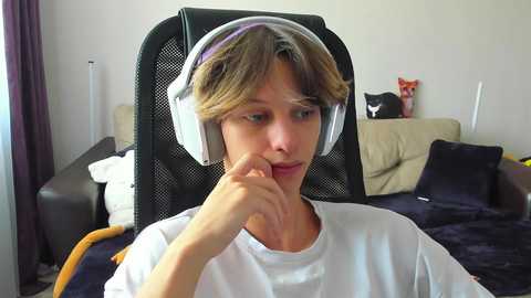 Media: ostin_meoww Chaturbate 2025-09-19 07:46:00