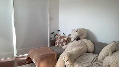 Media: shysashy Chaturbate 2025-09-19 04:49:00
