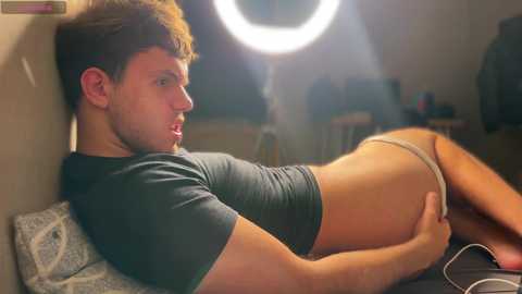 Media: christophertan Chaturbate 2025-09-22 20:39:00