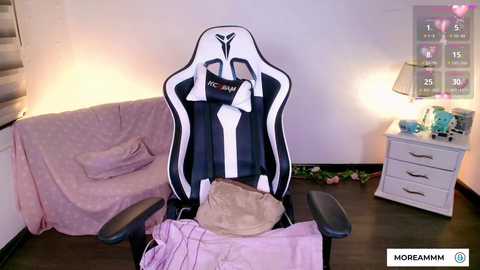 Media: nicolthompsonn Chaturbate 2025-09-26 04:10:00
