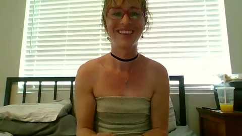 chloehazex @ chaturbate on 20251004