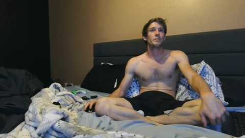 Media: downforthemoney Chaturbate 2025-10-07 01:37:00