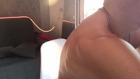 elliot_muscle04 @ chaturbate on 20251007