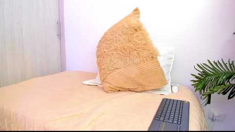 Media: fiorellasantamaria Chaturbate 2025-10-11 01:48:00