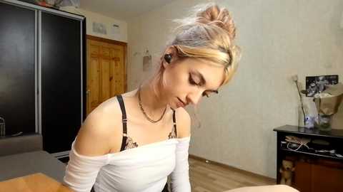 Media: loisepadovano Chaturbate 2025-10-11 05:27:00