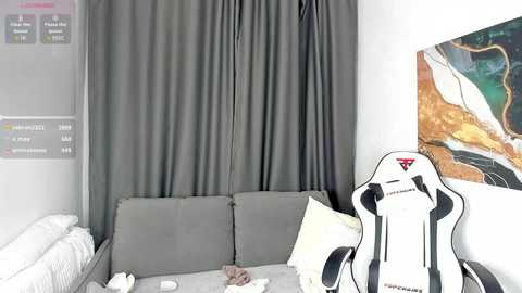 Media: bella_xx_ Chaturbate 2025-10-13 08:33:00