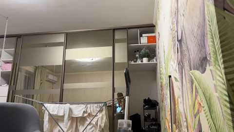 Media: unarks Chaturbate 2025-10-13 20:28:00