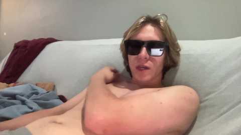 Media: gavinnumbers Chaturbate 2025-10-14 04:03:00
