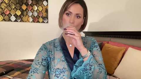 Media: amazingmodel Chaturbate 2025-10-17 21:55:00