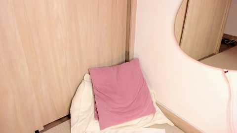 Media: miss_melanie18 Chaturbate 2025-10-17 01:58:00