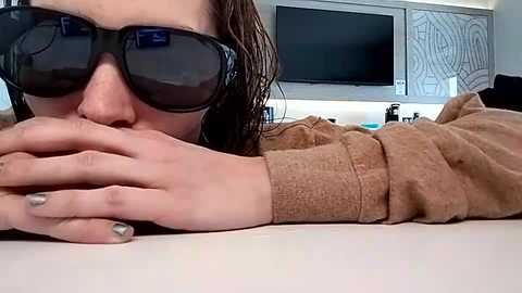 Media: warnerkess0 Chaturbate 2025-10-17 15:44:00