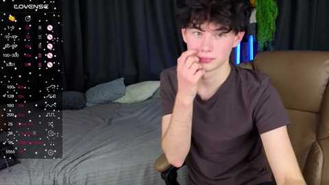Media: cute_mikex Chaturbate 2025-10-19 11:52:00