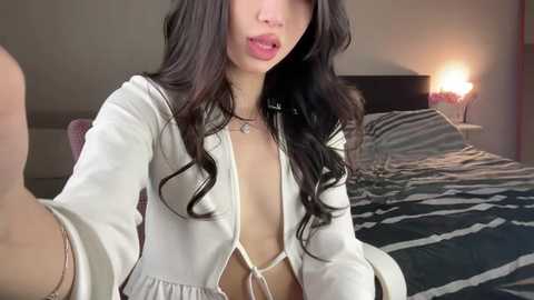 Media: yourlittlesunrise_ Chaturbate 2025-10-20 05:46:00